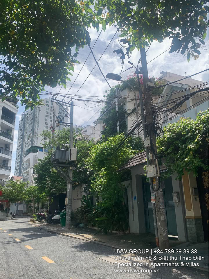 • Modern villa for rent in central Thao Dien, Xuan Thuy Street – 160m² land, 5 bedrooms, 3 floors, garden front