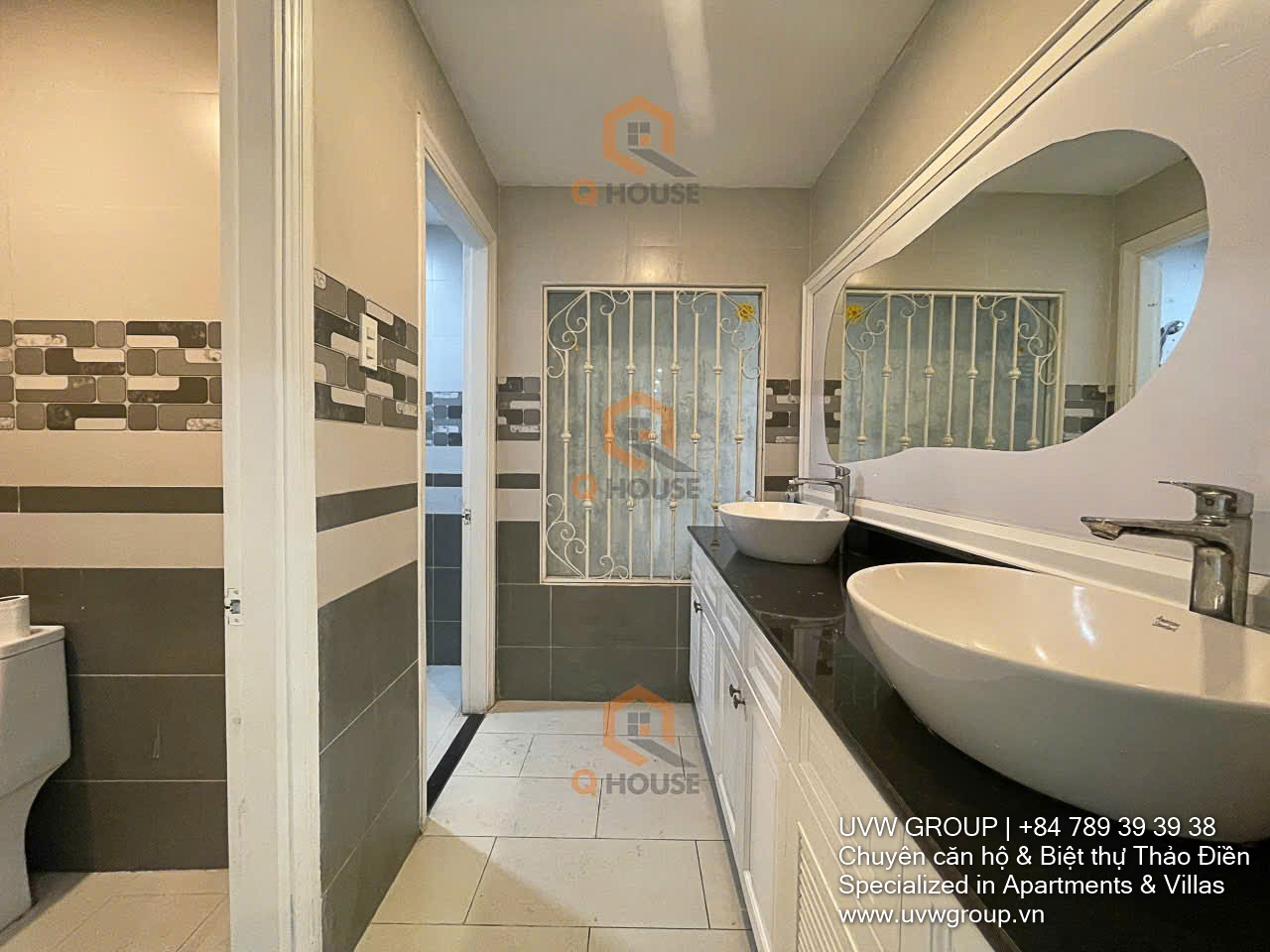 Corner office building for rent at 28 Bat Nan, Thanh My Loi with elevator