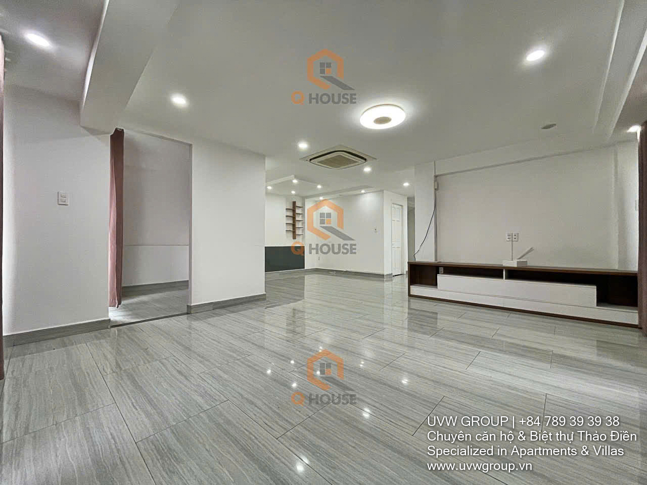 Corner office building for rent at 28 Bat Nan, Thanh My Loi with elevator