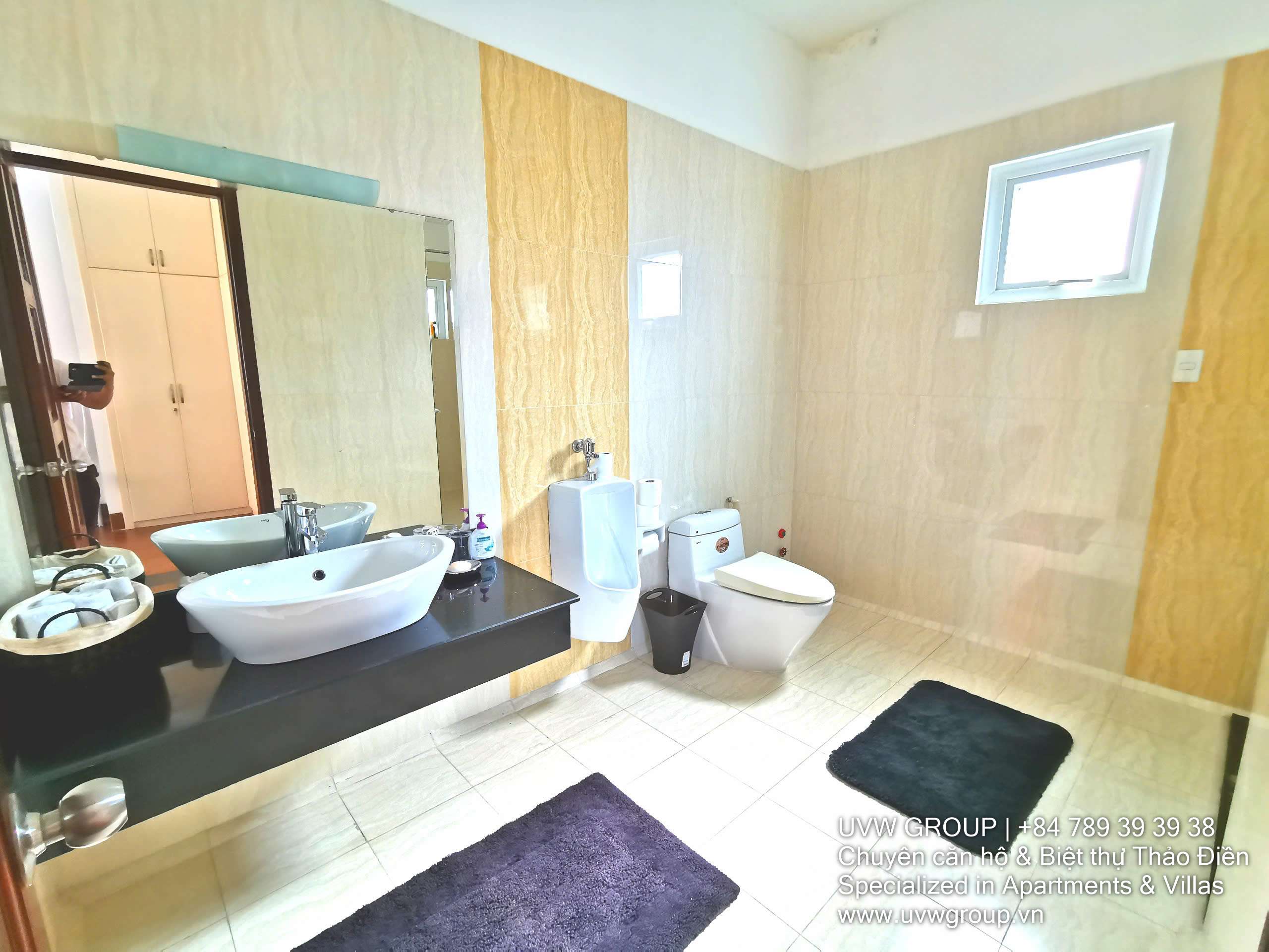 Fully furnished 5-bedroom luxury villa for rent in Thao Dien with 450m² area