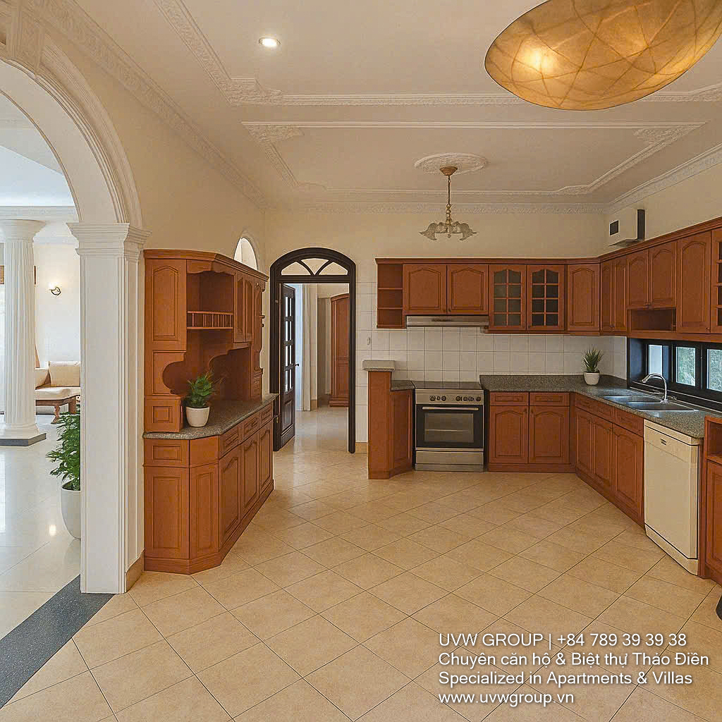 White villa for rent in Thao Dien with large garden and 4 bedrooms