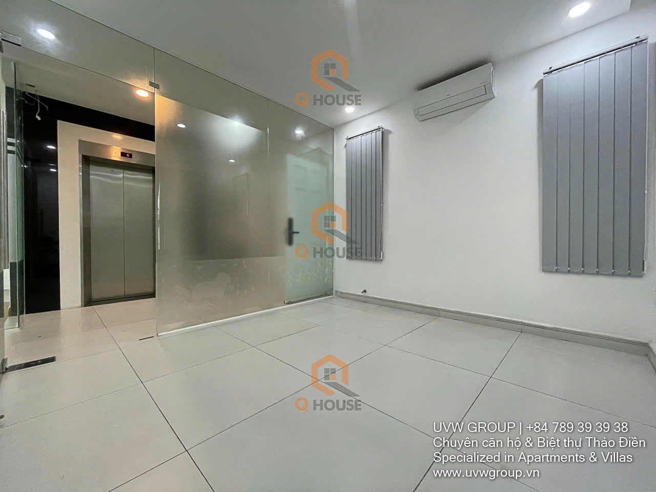 Corner office building for rent at 28 Bat Nan, Thanh My Loi with elevator