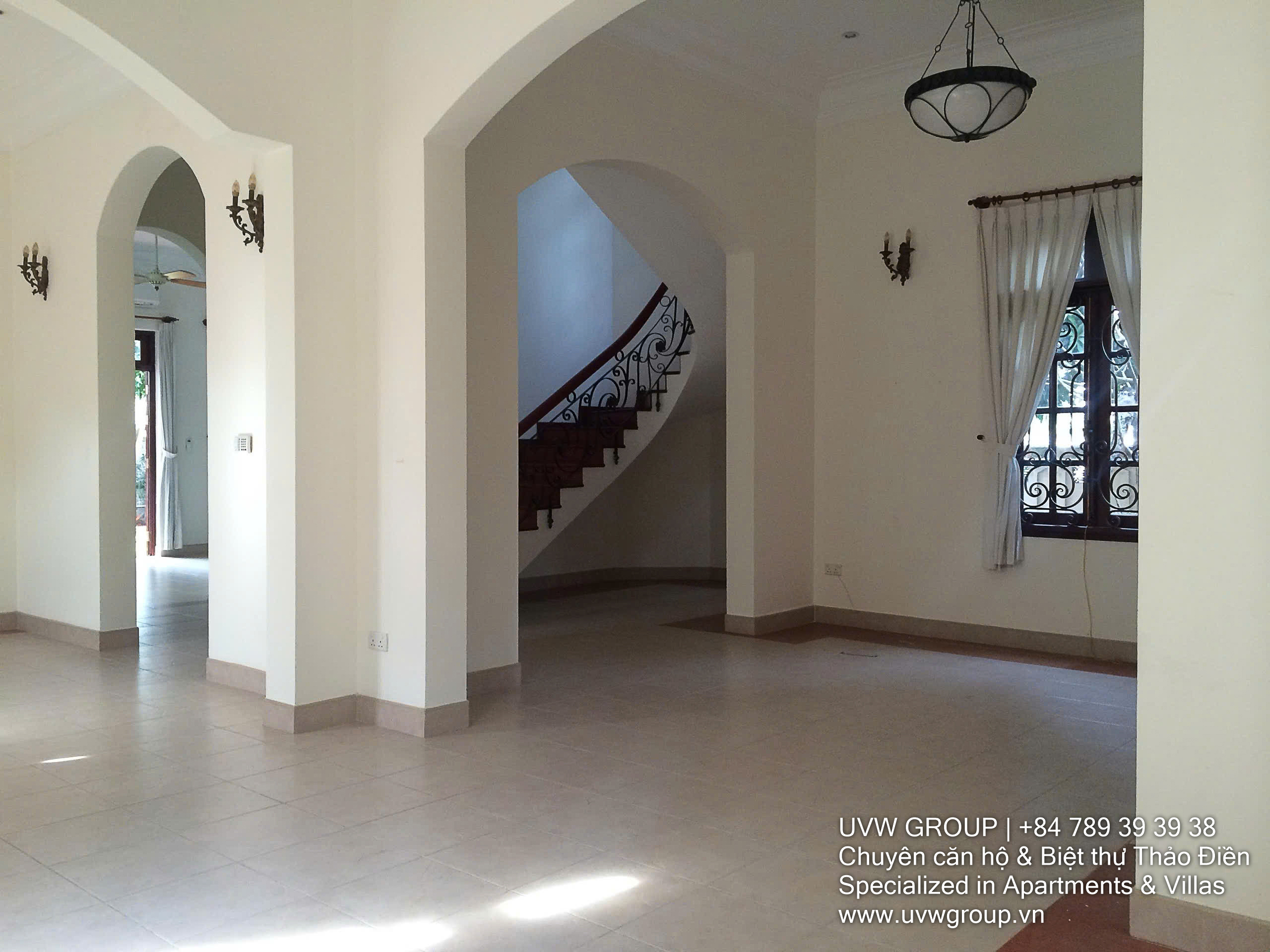 Beautiful 2-frontage villa for sale in Thao Dien, 975m² land, swimming pool, 5BR, luxury garden home