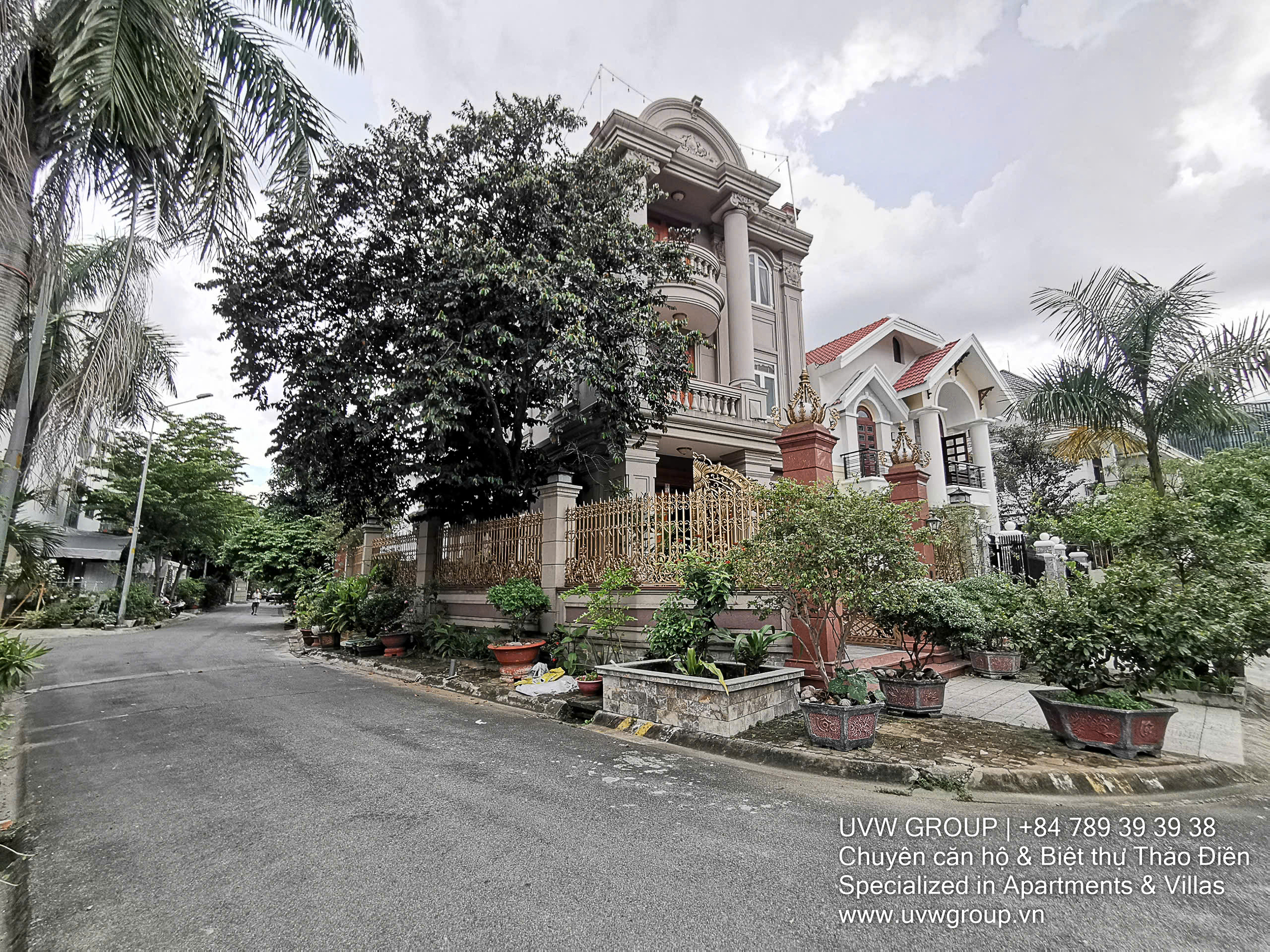 Classic European-style villa for rent in Thao Dien with 8 bedrooms and elevator