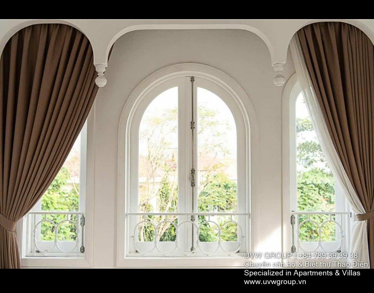 Corner villa for sale in Thao Dien – 307m² land, garden, koi pond, basement, 5BR, 3 floors