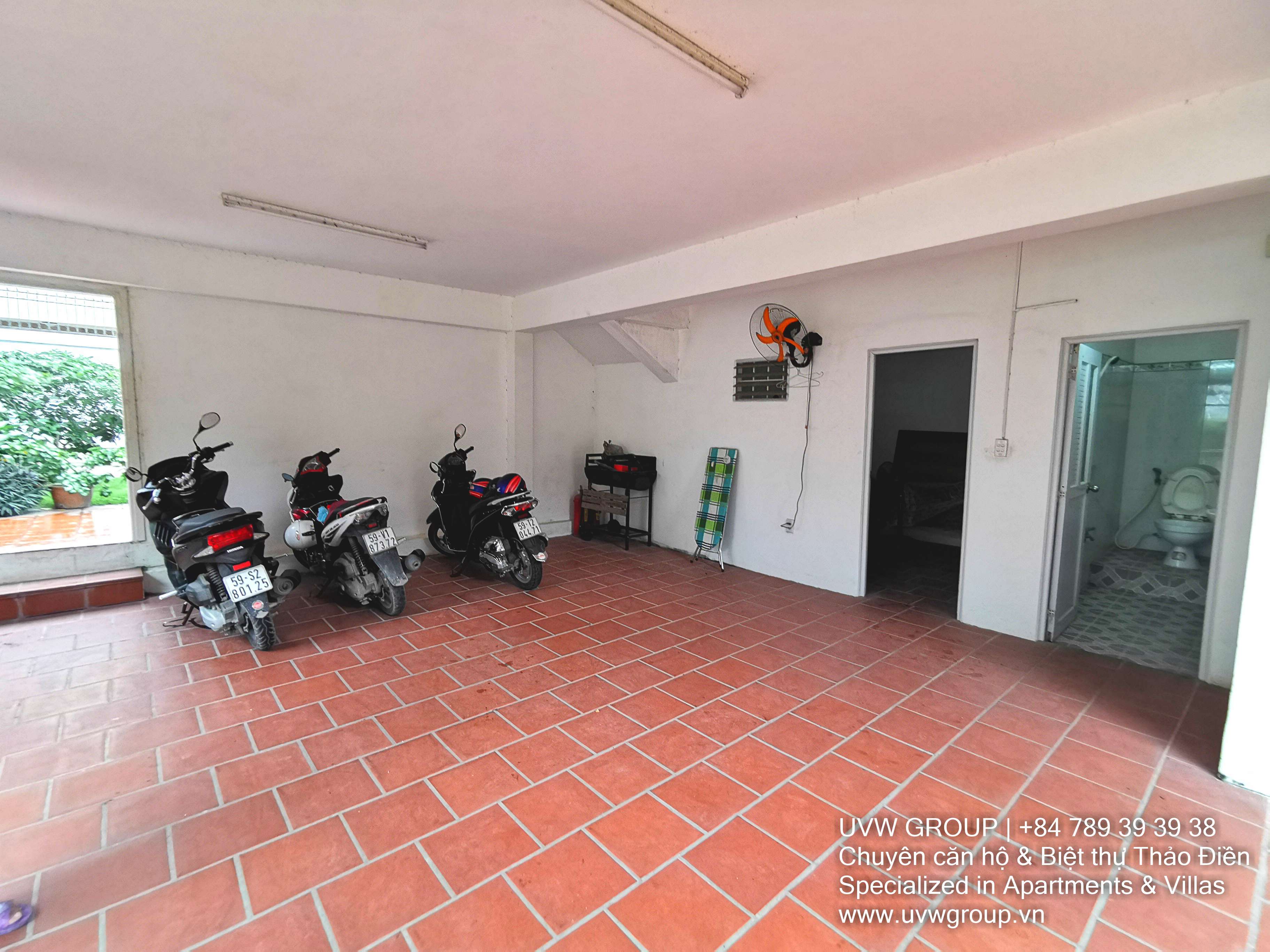 5-bedroom villa with 600m² for rent in Thao Dien, basic furnished