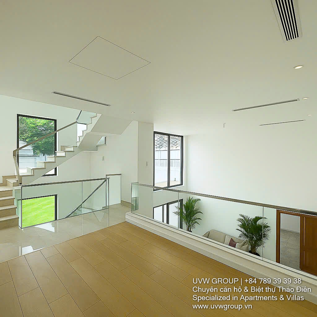 Modern riverside villa for rent in Thao Dien with 4 bedrooms and large garden