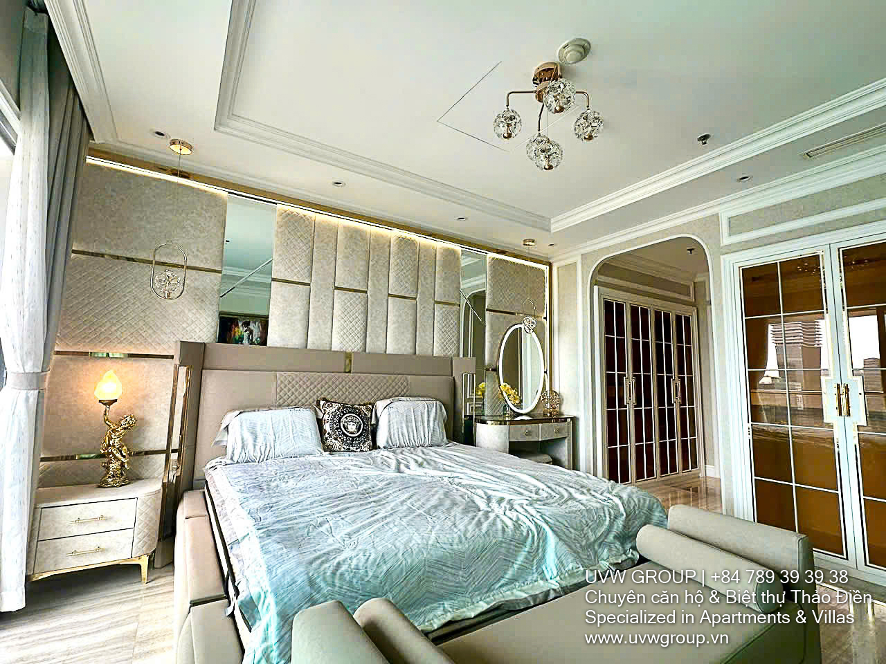 Luxury corner apartment with city view for sale at Vincom Center Le Thanh Ton, District 1