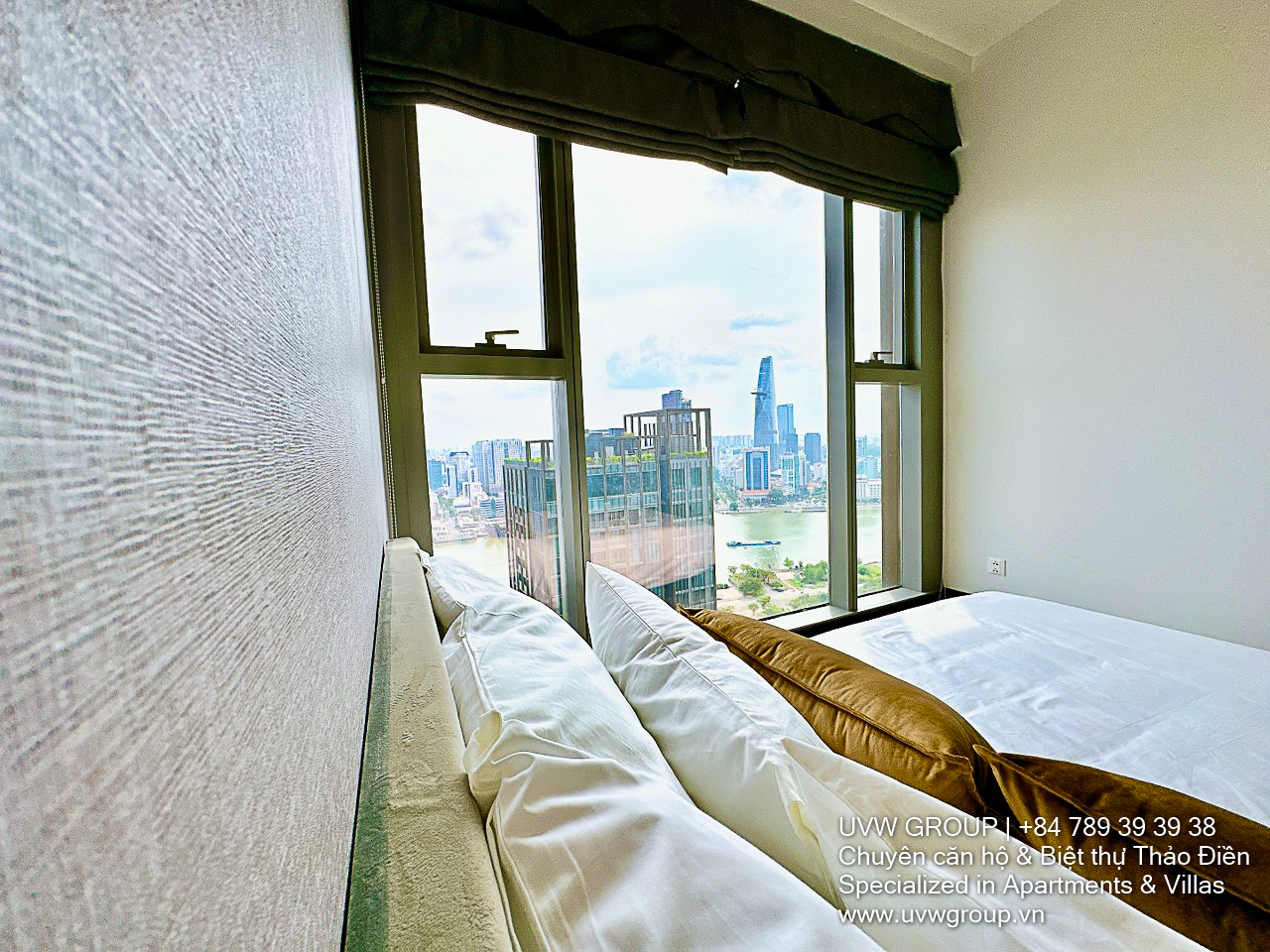 Fully furnished 1-bedroom apartment with Southeast view on 33rd floor