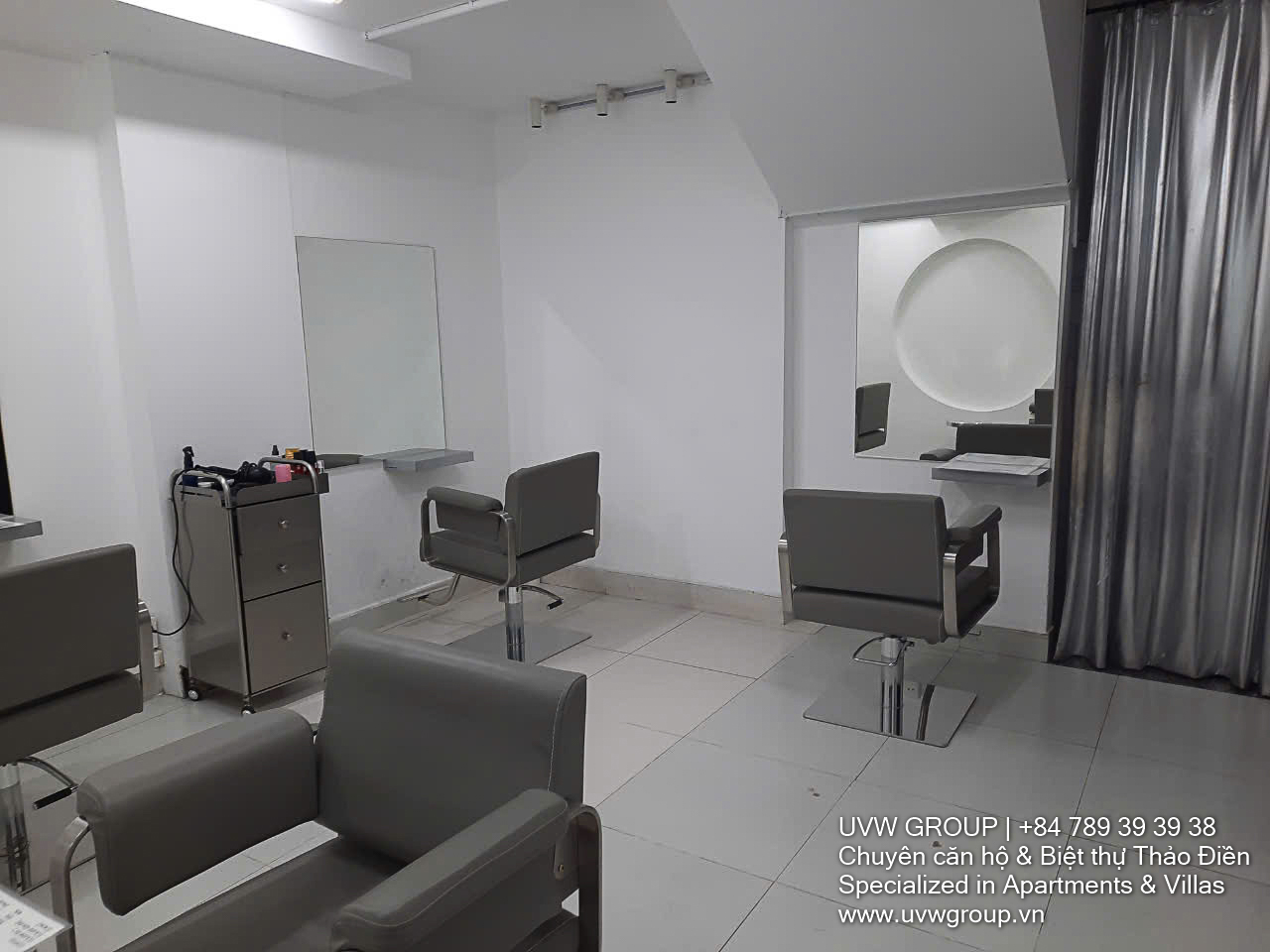 Rent a 120m² 2-level commercial space on Xuan Thuy, Thao Dien. Stylish frontage, courtyard, ideal for cafés or creative offices. Rent: $4,000/month.