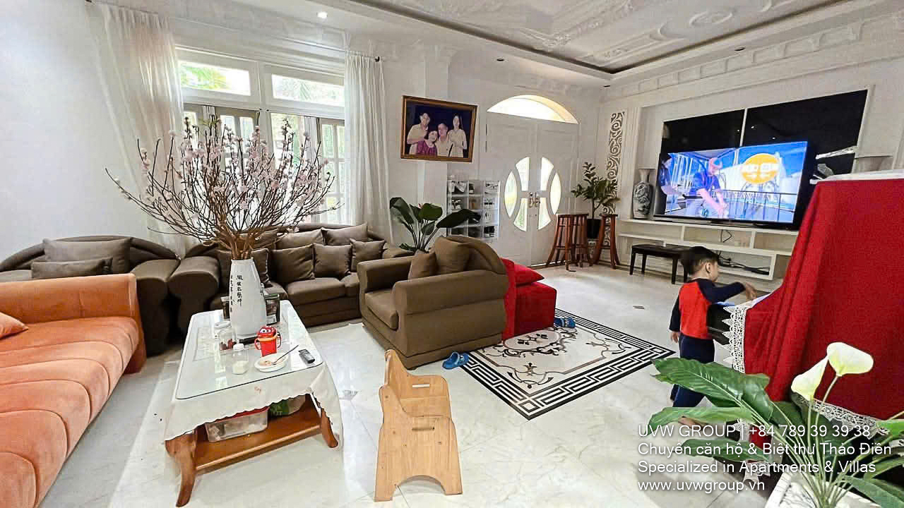 5-bedroom villa for rent in Thao Dien compound, 624m², private office