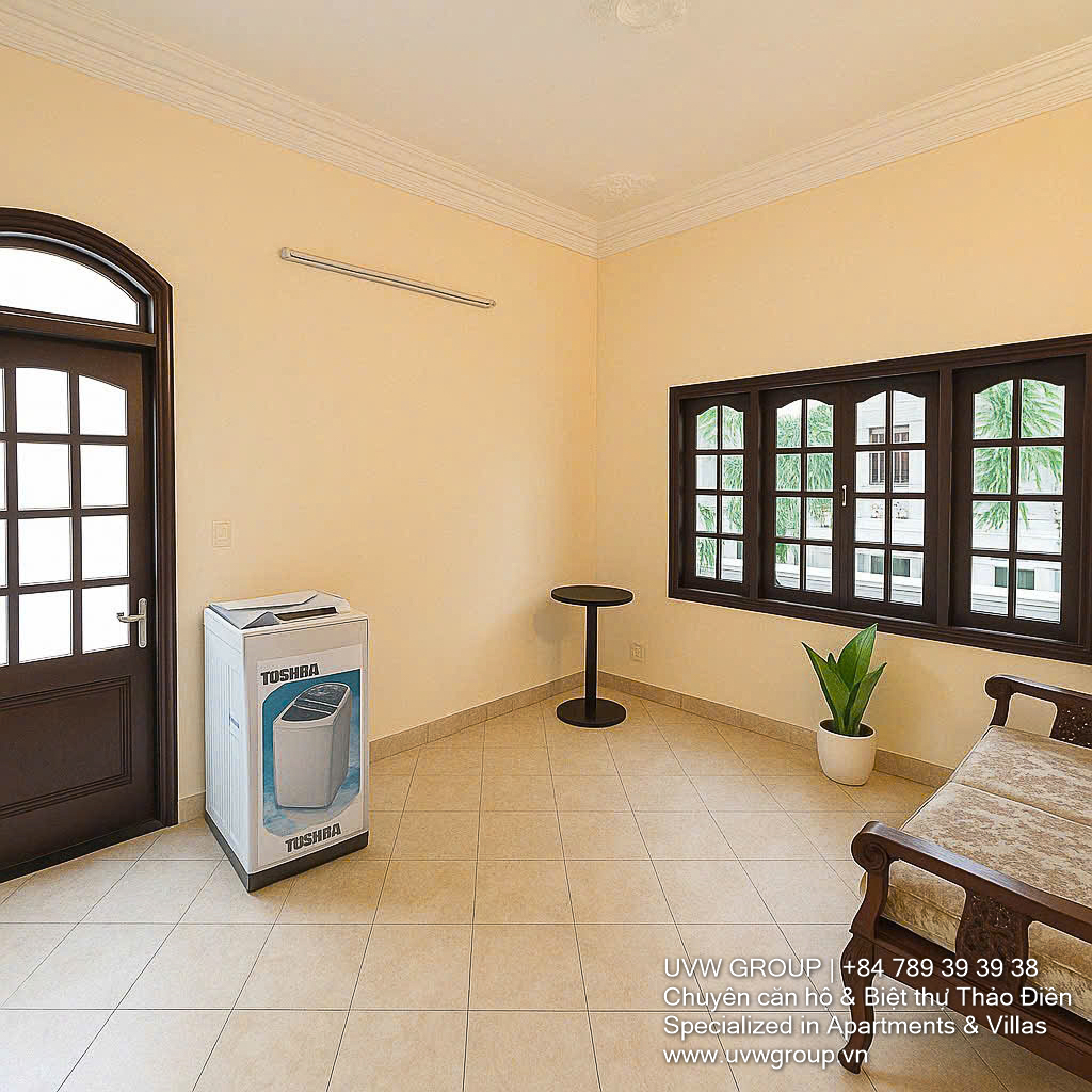 White villa for rent in Thao Dien with large garden and 4 bedrooms