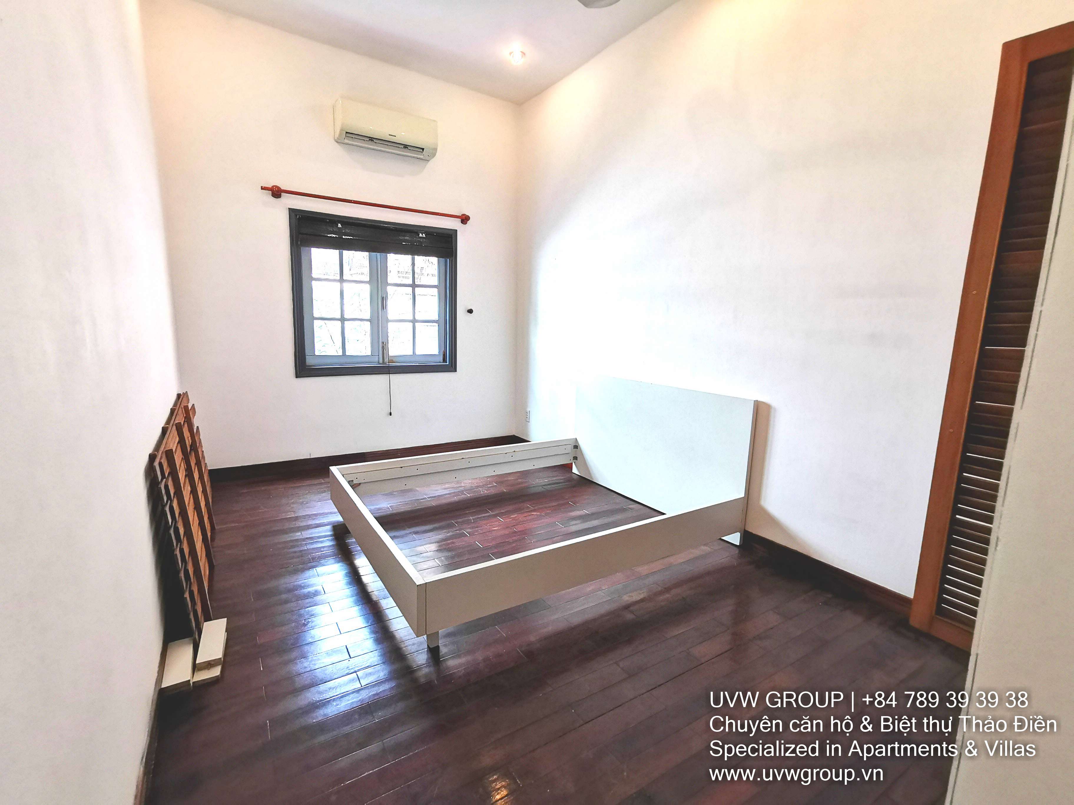 Basic furnished 3-bedroom house for rent in Thao Dien with 200m²