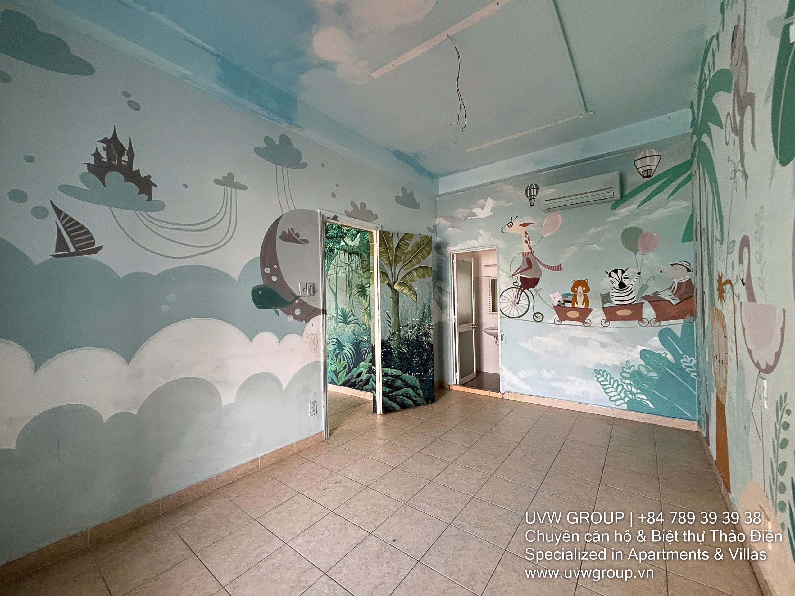 House for rent in Thao Dien, 220m², 4 bedrooms, garden, available April