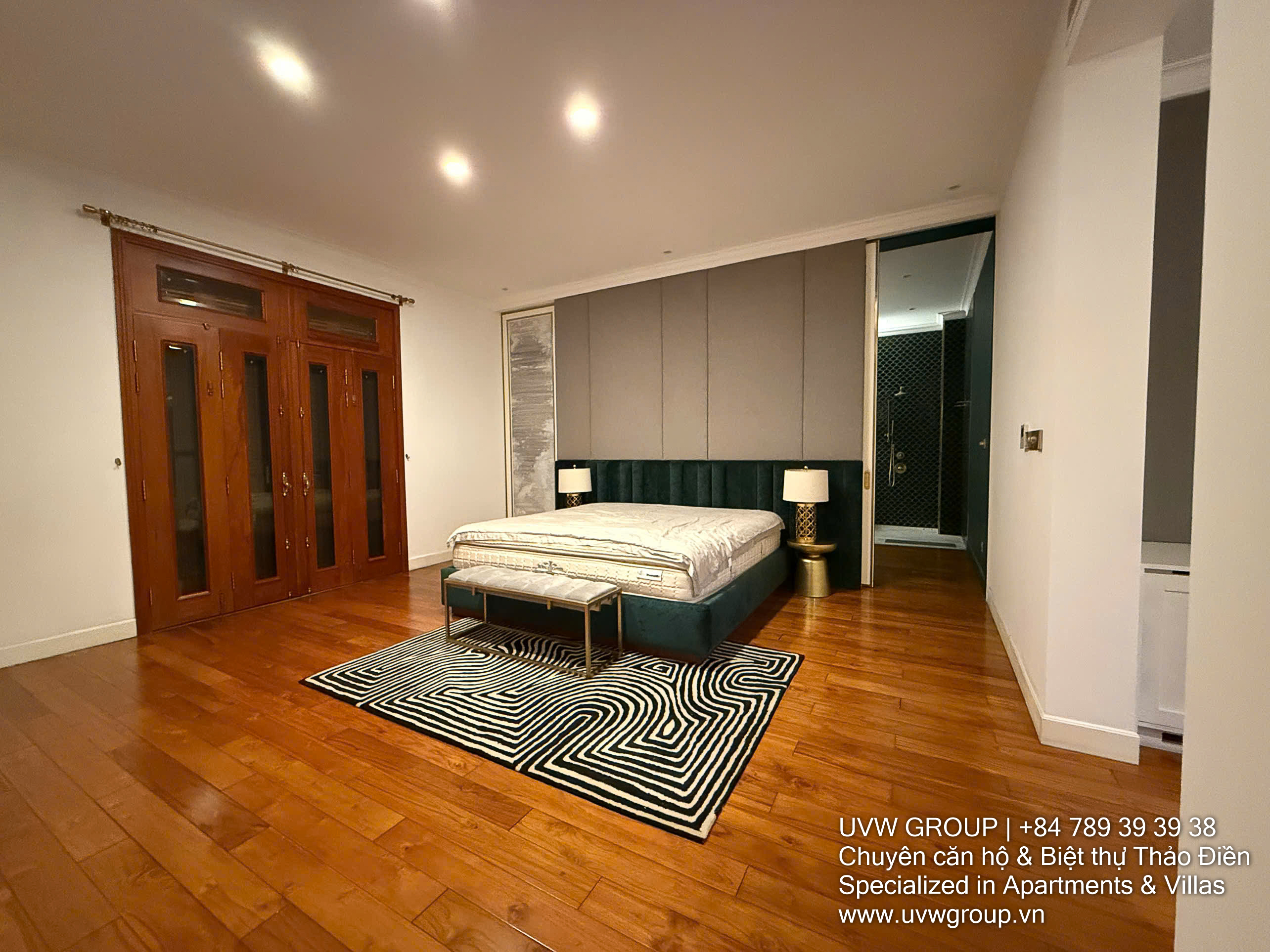 5-bedroom villa for rent in Thao Dien, 500m² with garden and spacious layout