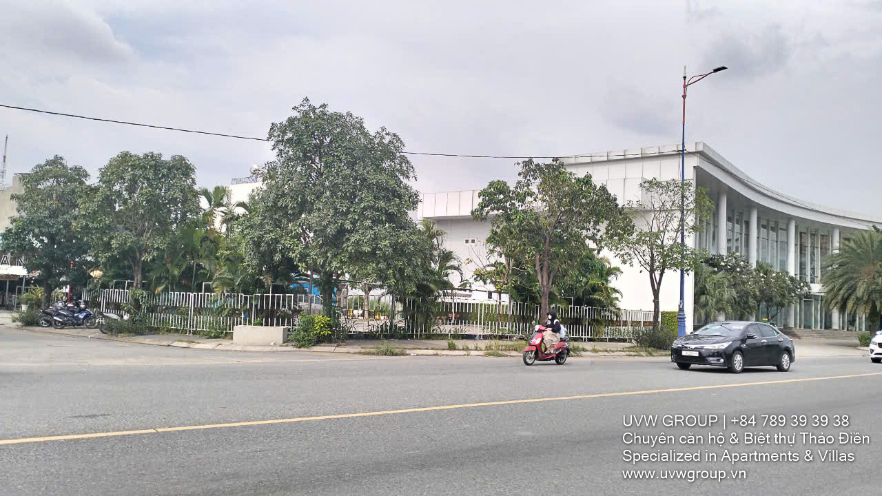 Large commercial property for rent in An Phu with 3,500m² land and 2 floors