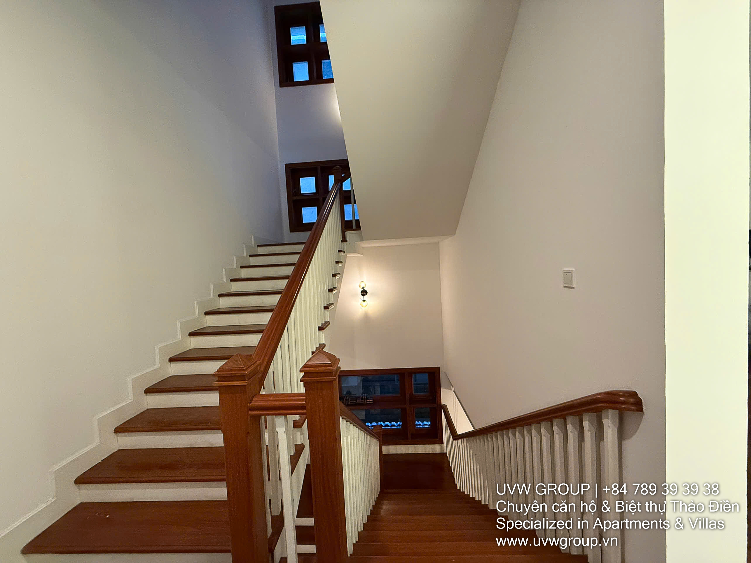 5-bedroom villa for rent in Thao Dien, 500m² with garden and spacious layout