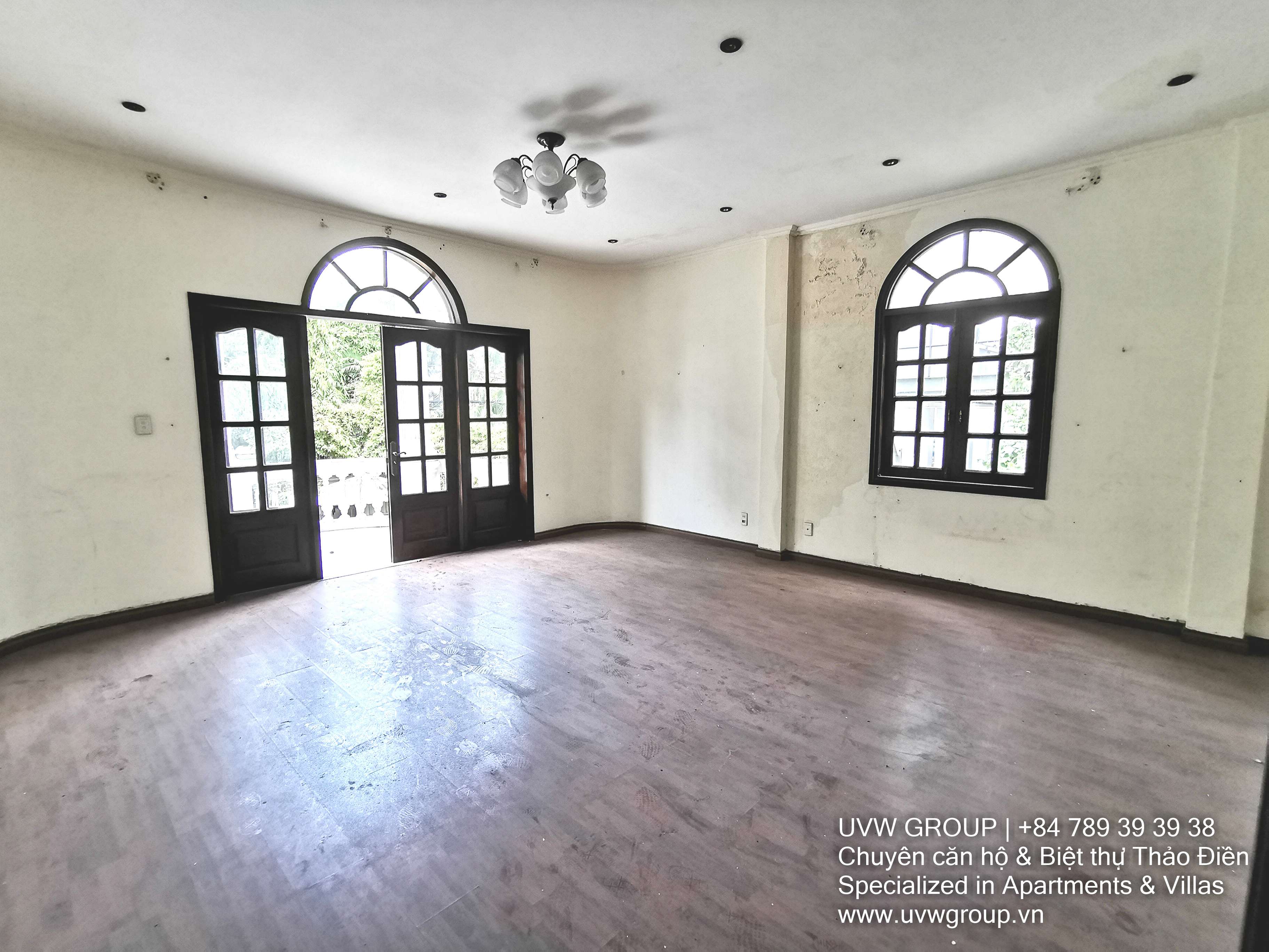 Unfurnished 5-bedroom villa for rent in Thao Dien with 1250m²