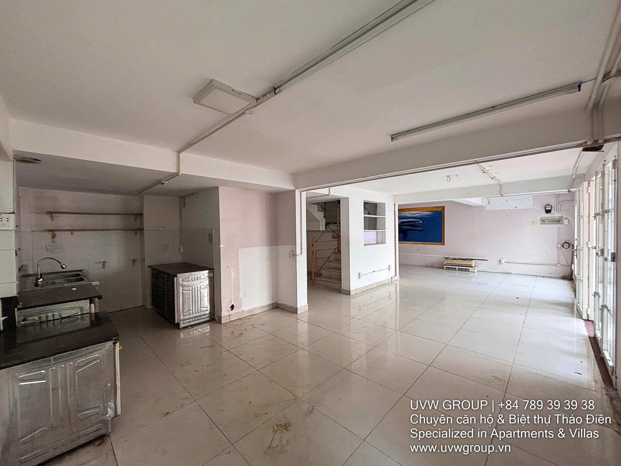 House for rent in Thao Dien, 220m², 4 bedrooms, garden, available April