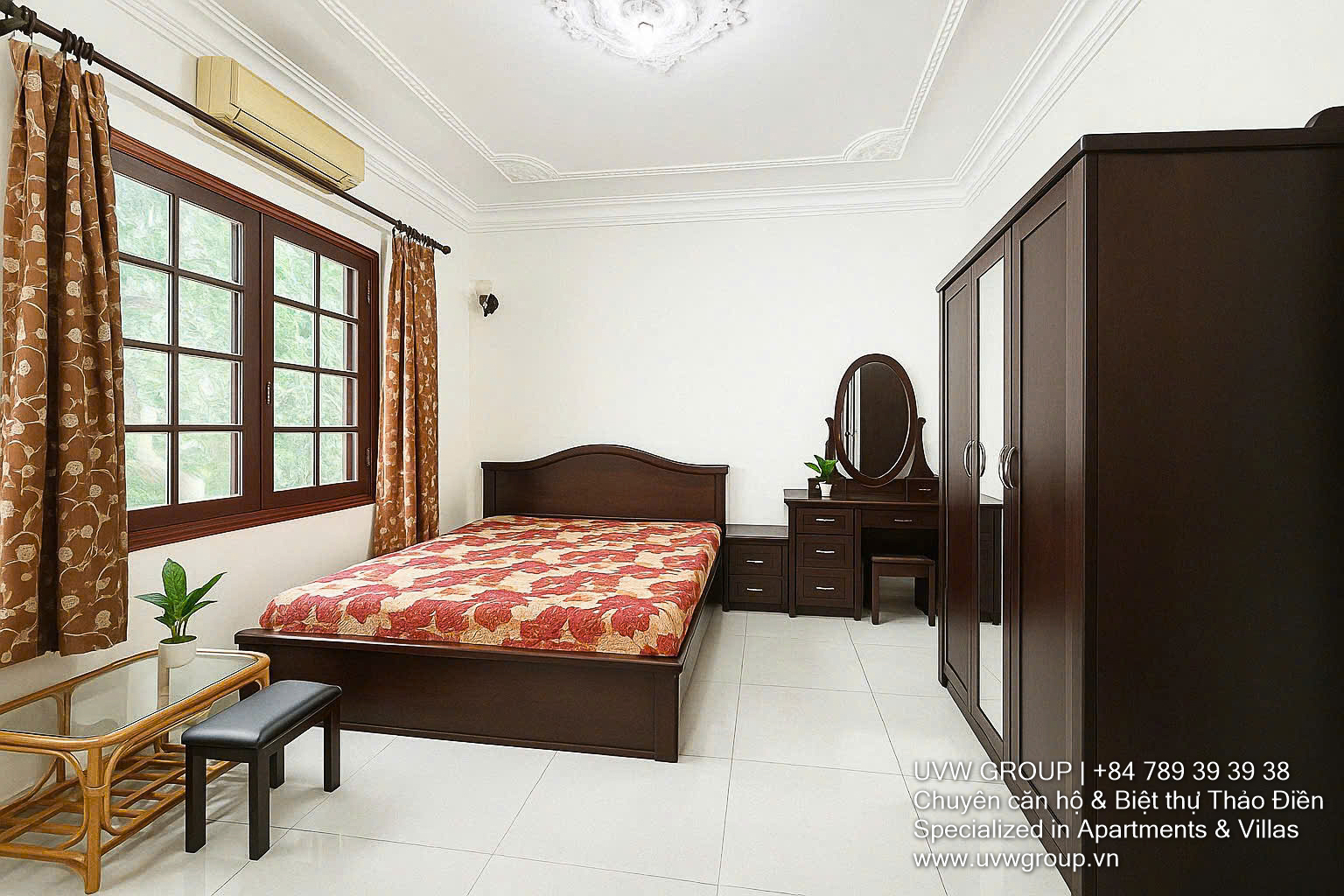 White villa for rent in Thao Dien with large garden and 4 bedrooms
