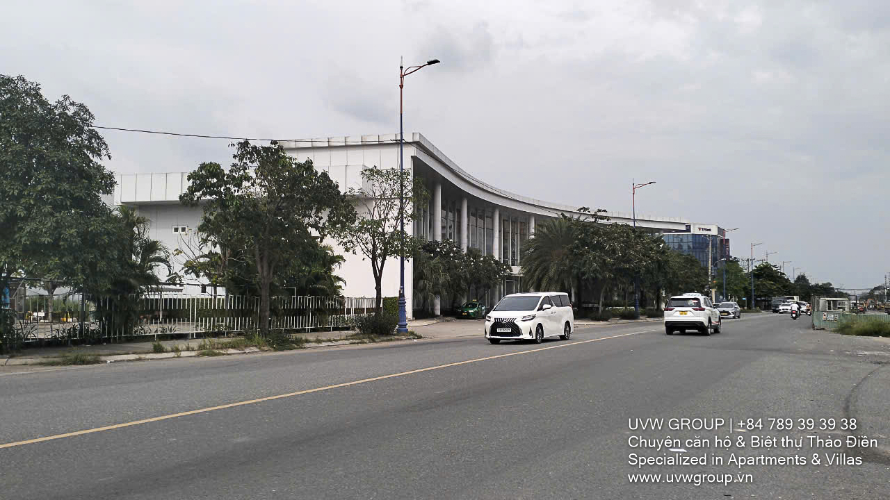Large commercial property for rent in An Phu with 3,500m² land and 2 floors
