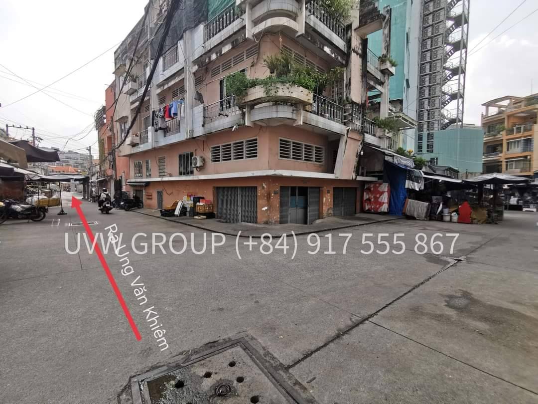 Stylish 4-bedroom home with mezzanine and rooftop for sale on Ung Van Khiem, Binh Thanh District