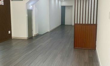 Exterior view of the spacious 6-bedroom house for rent on Street 7, An Phu Ward, Thu Duc City, featuring a rooftop terrace.