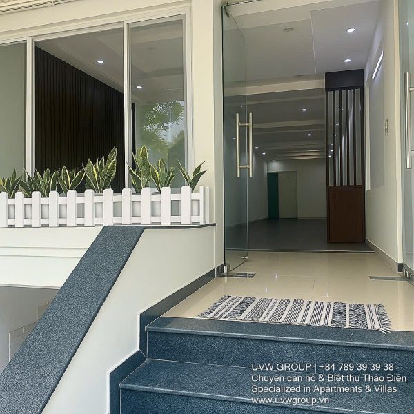 Exterior view of the spacious 6-bedroom house for rent on Street 7, An Phu Ward, Thu Duc City, featuring a rooftop terrace.