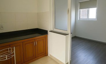 Exterior view of the spacious 6-bedroom house for rent on Street 7, An Phu Ward, Thu Duc City, featuring a rooftop terrace.