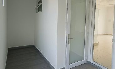 Exterior view of the spacious 6-bedroom house for rent on Street 7, An Phu Ward, Thu Duc City, featuring a rooftop terrace.