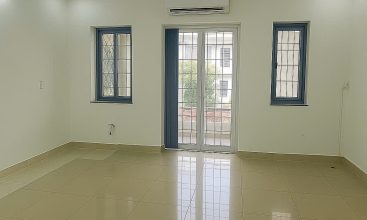 Exterior view of the spacious 6-bedroom house for rent on Street 7, An Phu Ward, Thu Duc City, featuring a rooftop terrace.