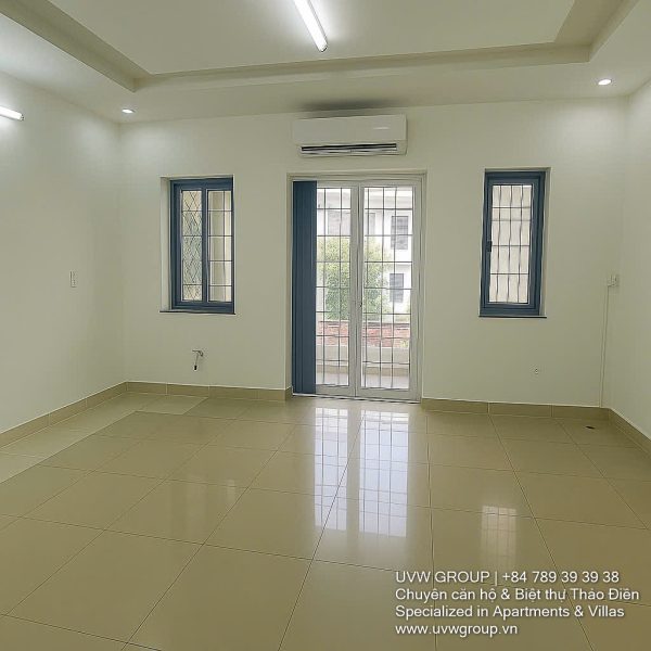 Exterior view of the spacious 6-bedroom house for rent on Street 7, An Phu Ward, Thu Duc City, featuring a rooftop terrace.