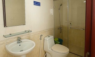Exterior view of the spacious 6-bedroom house for rent on Street 7, An Phu Ward, Thu Duc City, featuring a rooftop terrace.