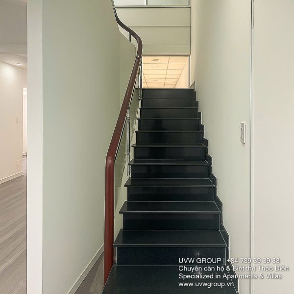 Exterior view of the spacious 6-bedroom house for rent on Street 7, An Phu Ward, Thu Duc City, featuring a rooftop terrace.