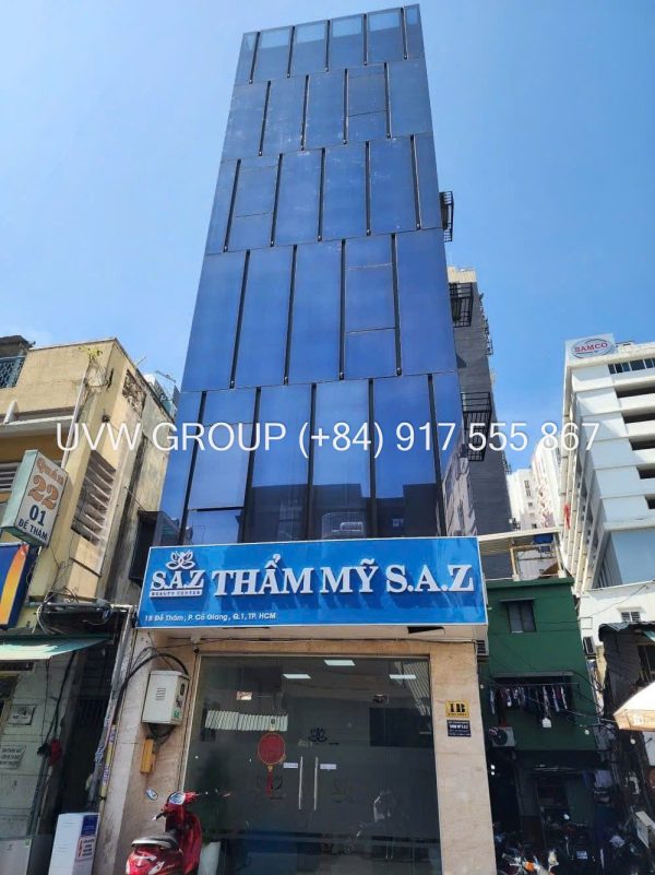 Building for rent on frontage main street in District 1