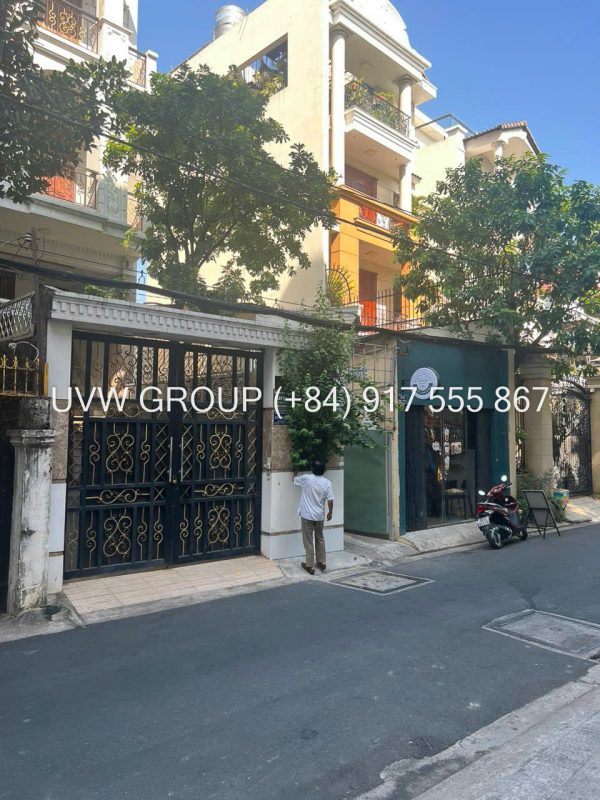 Commodious house for sale in Thao Dien District 2