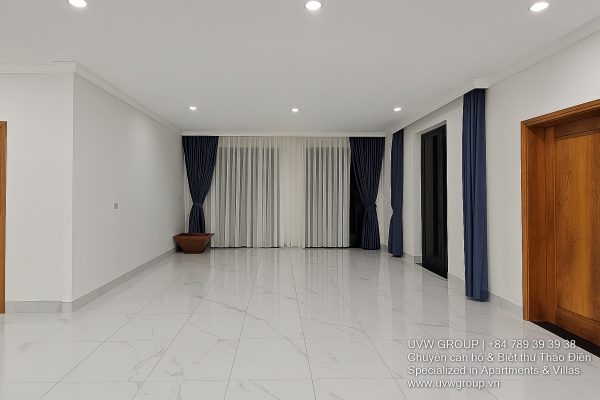 5-bedroom villa for rent in District 7 with private pool, BBQ, karaoke and luxury services