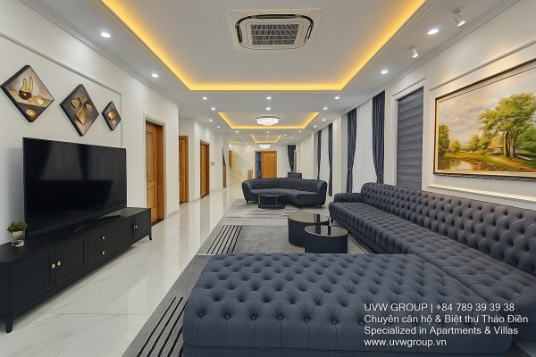 5-bedroom villa for rent in District 7 with private pool, BBQ, karaoke and luxury services
