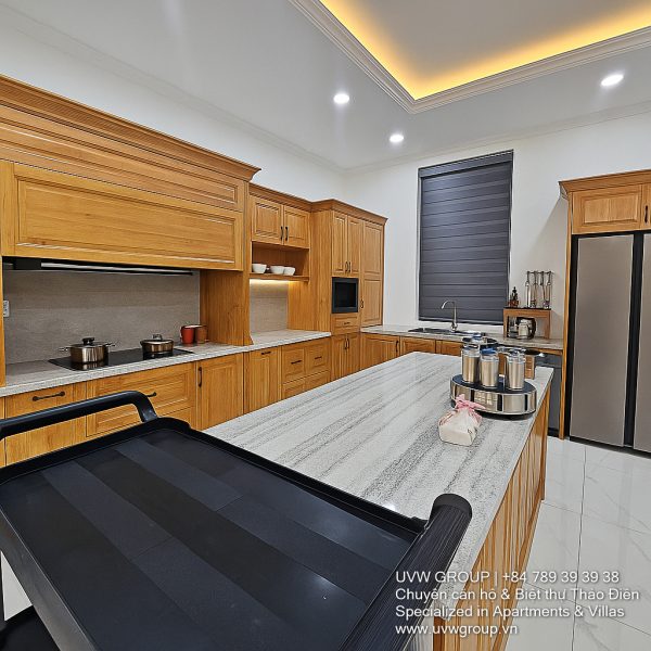 5-bedroom villa for rent in District 7 with private pool, BBQ, karaoke and luxury services