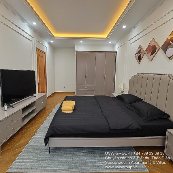 5-bedroom villa for rent in District 7 with private pool, BBQ, karaoke and luxury services