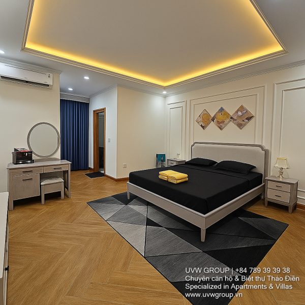 5-bedroom villa for rent in District 7 with private pool, BBQ, karaoke and luxury services