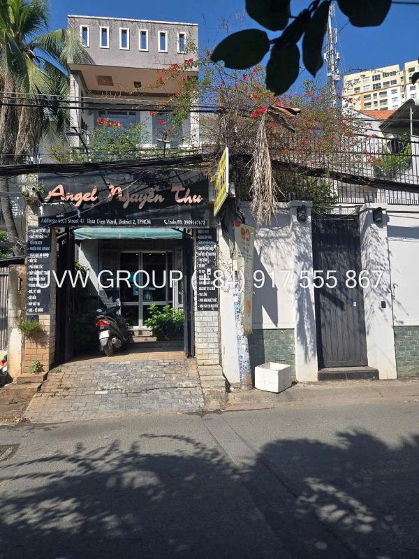 Frontage townhouse in Thao Dien area