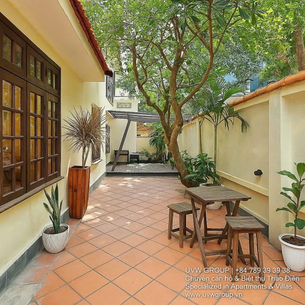 Garden villa with spacious front yard for lease on Xuan Thuy Street, Thao Dien, District 2.