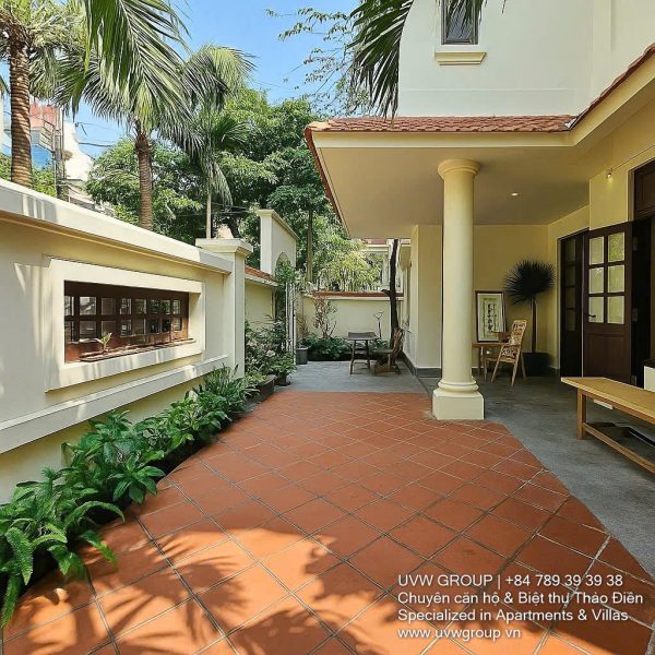 Garden villa with spacious front yard for lease on Xuan Thuy Street, Thao Dien, District 2.