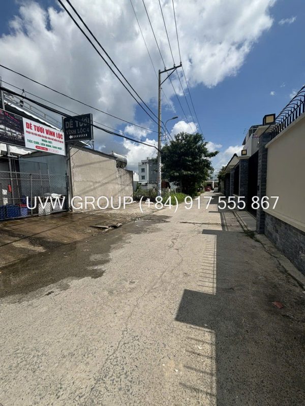 Land for sale with 2 fronts on Le Thi Ha street – Hoc Mon District