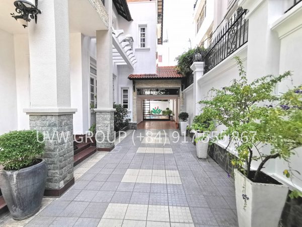 Large villa for rent in Thao Dien District 2