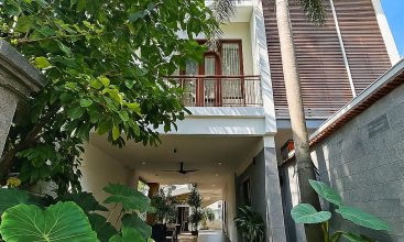 4-bedroom villa for short-term rent on Nguyen U Di, Thao Dien with pool, BBQ & karaoke