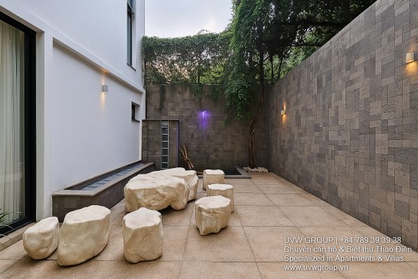 4-bedroom villa for short-term rent on Nguyen U Di, Thao Dien with pool, BBQ & karaoke