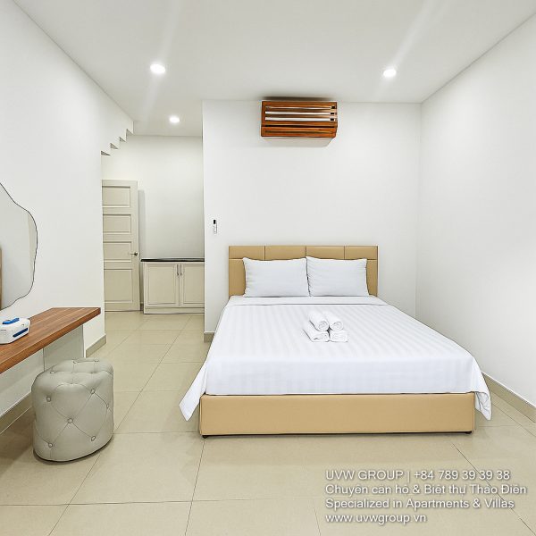 4-bedroom villa for short-term rent on Nguyen U Di, Thao Dien with pool, BBQ & karaoke