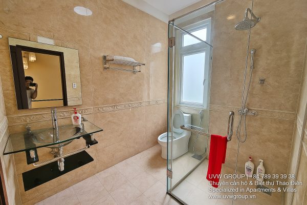 Modern luxury villa with swimming pool and garden for rent in Thao Dien, HCMC